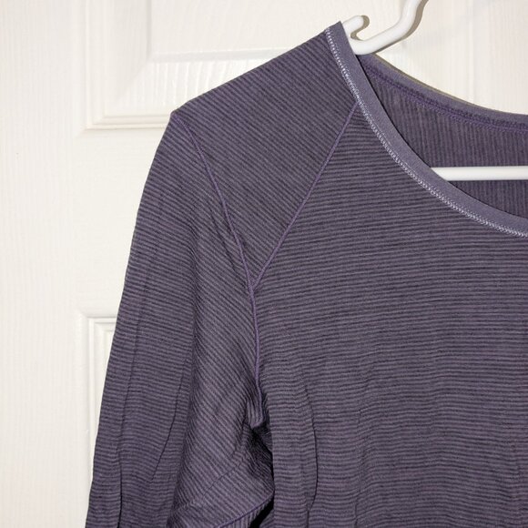 Smartwool Long Sleeve Light Shirt Womens Small Round Neck Purple Merino Wool - Picture 3 of 11